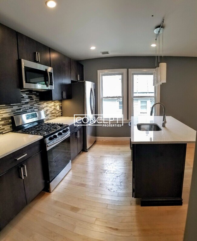 Building Photo - 31 Thornton St