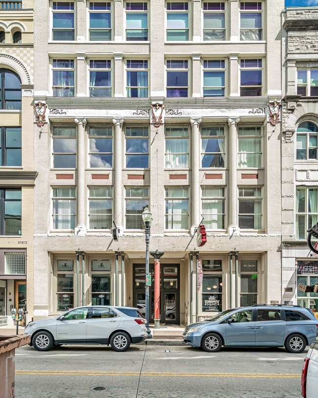 Building Photo - 418 S Gay St