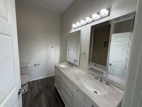 Building Photo - 524 Wood Dr