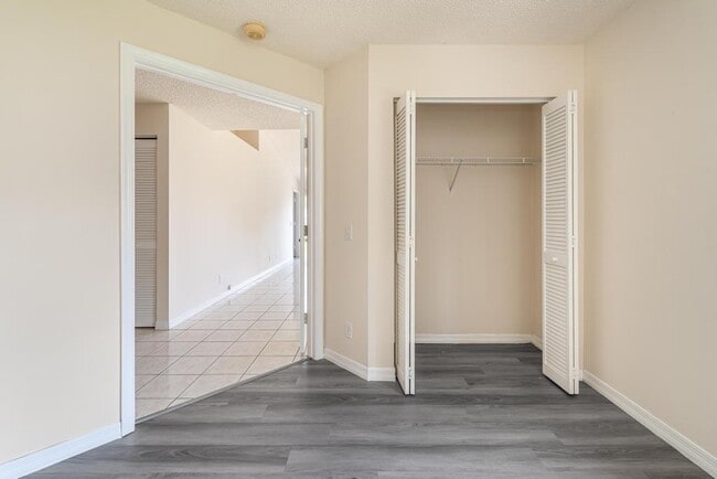 Building Photo - 1881 SW 116th Way