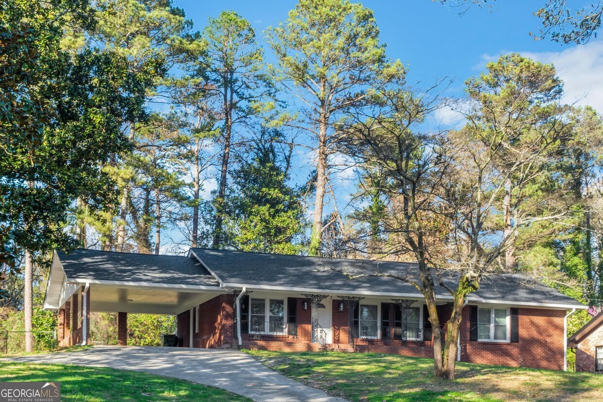 Foto principal - 3367 Benjamin E Mays Dr SW