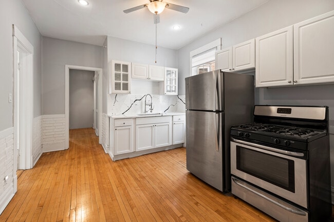 Foto del edificio - 3915 N Seeley Ave