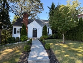 Building Photo - 154 N Rd