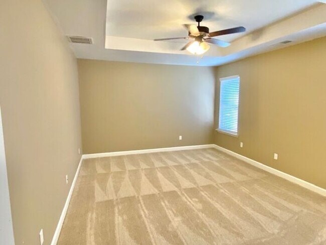 Building Photo - Stonebriar- Spacious 4 Bedroom 2.5 Bath Ho...