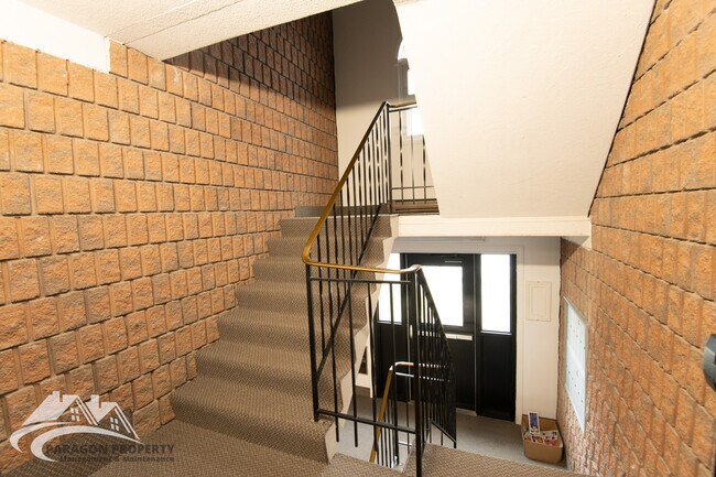 Photo du bâtiment - 388 Park Ave E