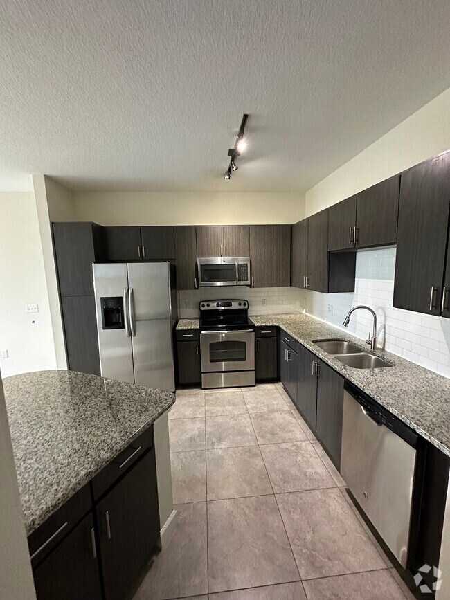 Balmoral Lakes Apartments for Rent with EV Charging Doral, FL 2