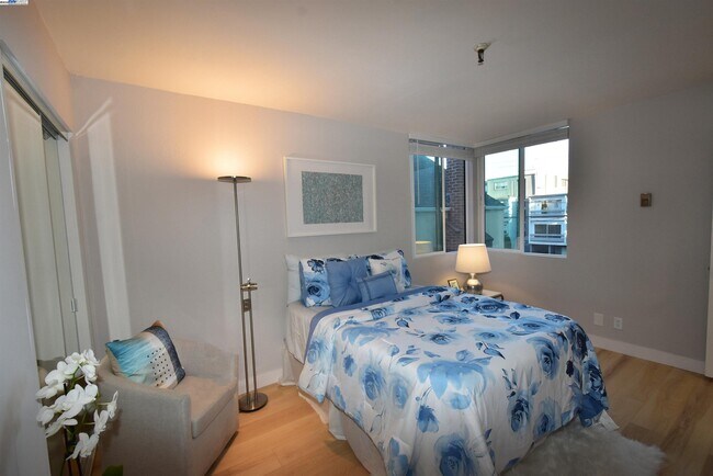 Foto del edificio - 303 Adams St.