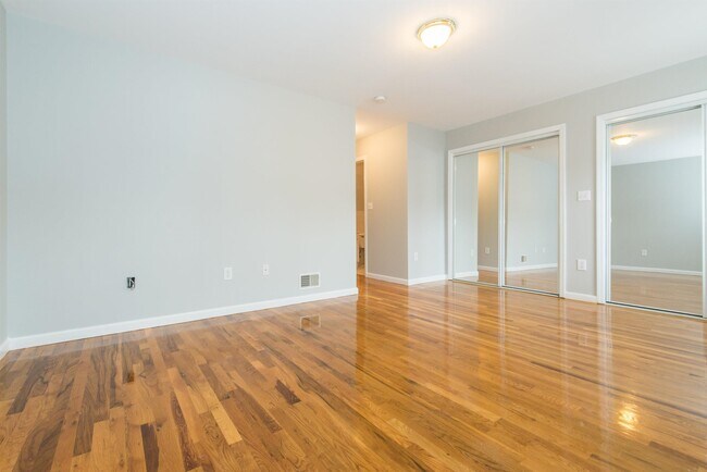 Building Photo - 250 Halladay St