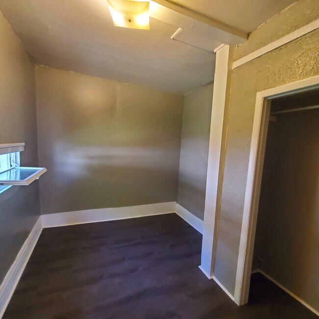 Bedroom - 1702 Liberty St