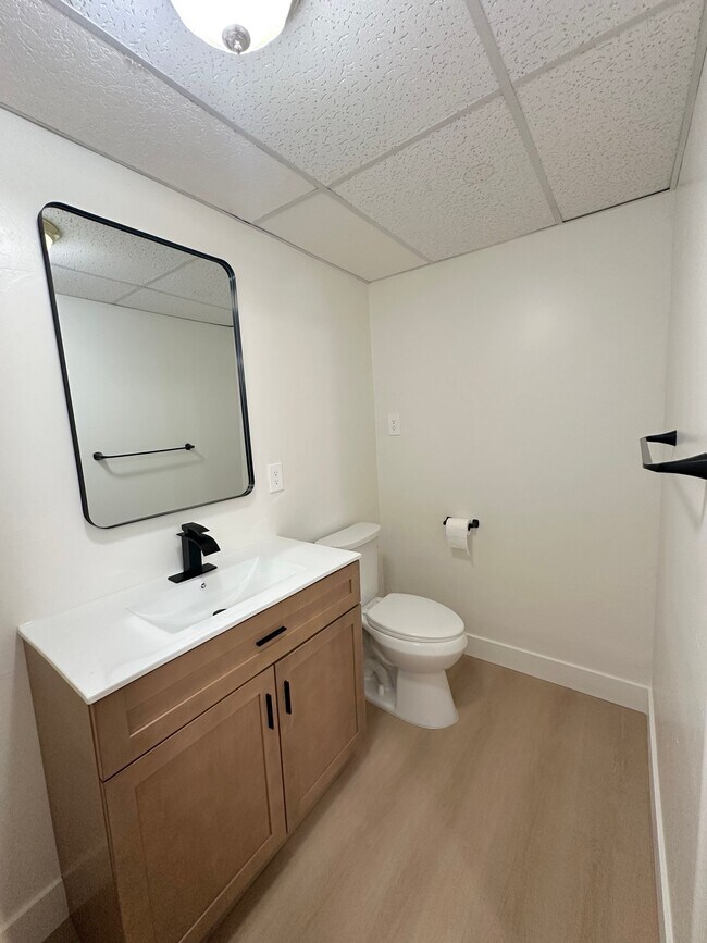 Foto del edificio - 270 S Edgehill Dr