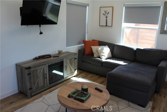 Foto del edificio - 4718 W 160th St