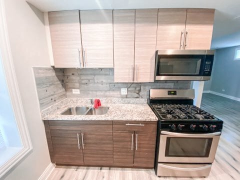 Foto del edificio - 6345 S Winchester Ave