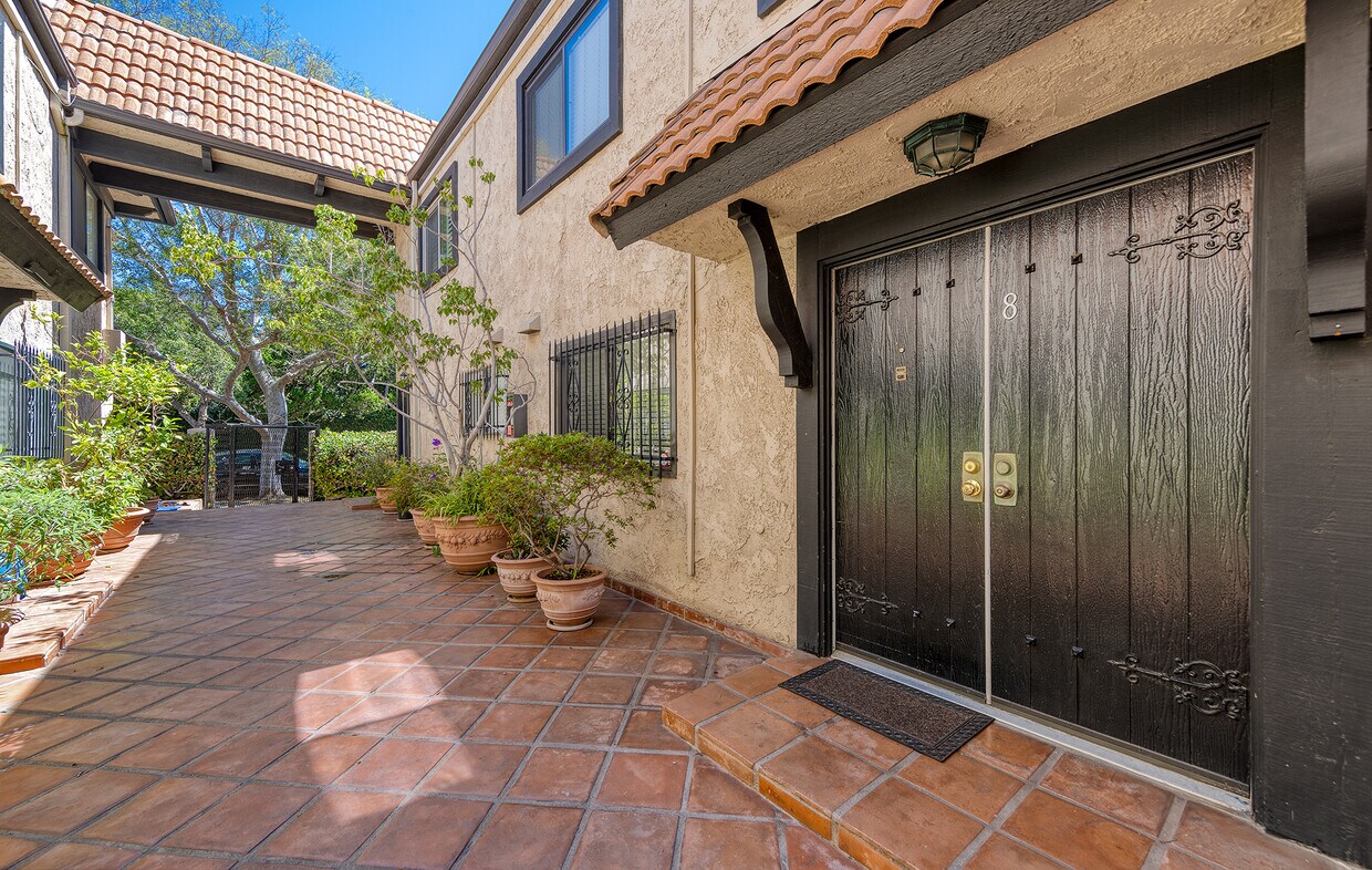 Foto principal - 10600 Holman Ave