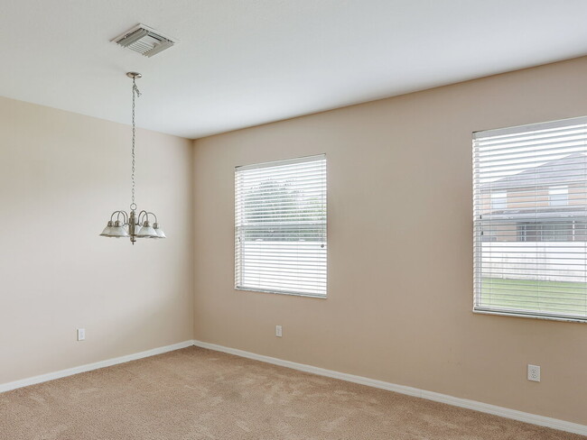 Building Photo - 1422 Kaffir Lily Ct