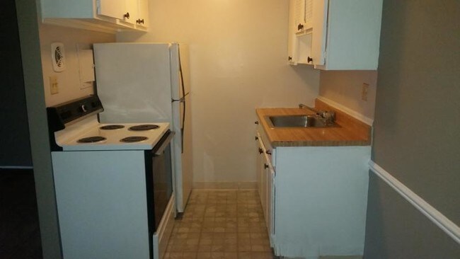 Building Photo - 4261 W 20th St