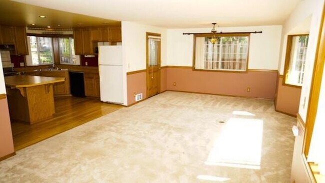 Foto del edificio - 3 bedroom in Marysville WA 98270