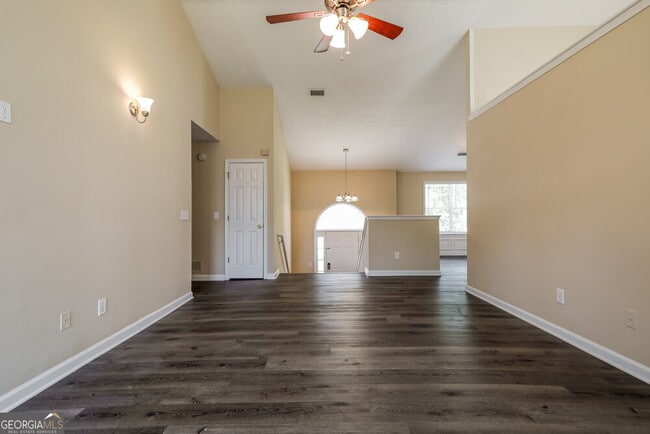 Building Photo - 1075 Omaha Dr