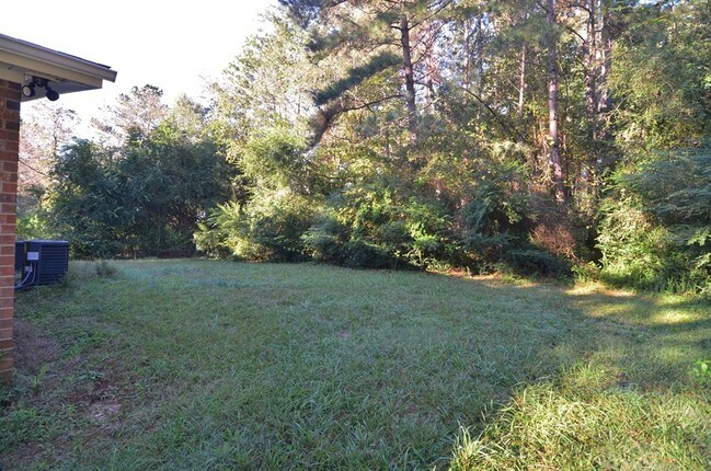 Building Photo - 3620 Bowling Dr