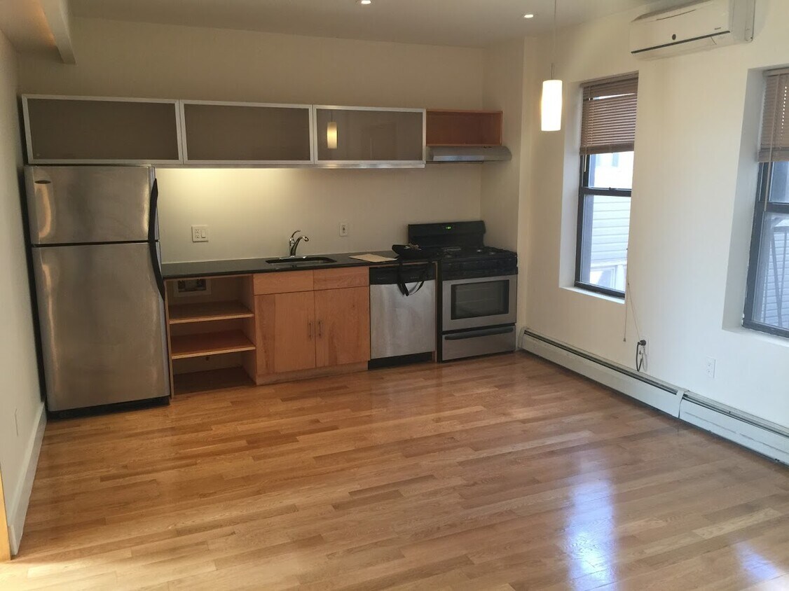 Foto principal - 84 Waldo Ave