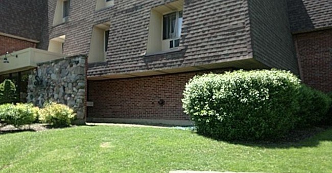 Building Photo - 5 Villa Verde Dr