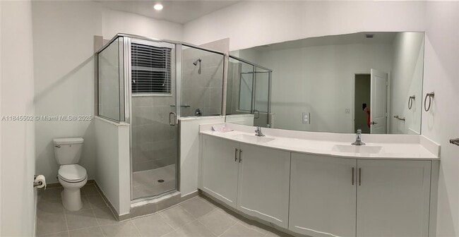 Foto del edificio - 2677 SE 12th St
