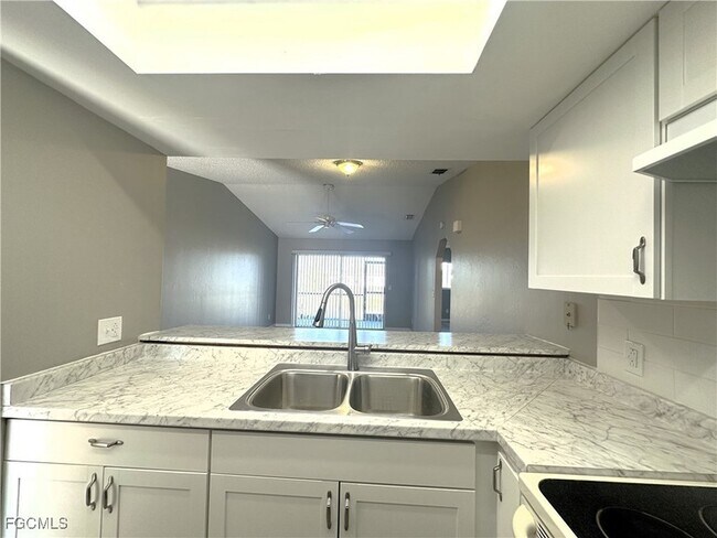 Foto del edificio - 829 Gleason Pkwy