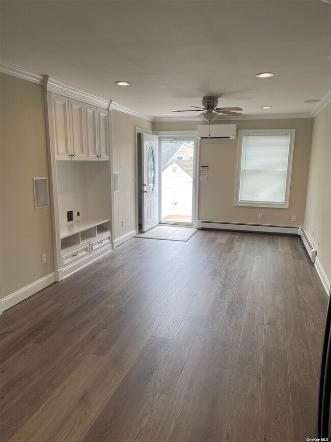 Building Photo - 27 Radial Ln