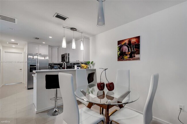 Foto del edificio - 3 br, 2 bath House - 7244 SW 22nd St # B