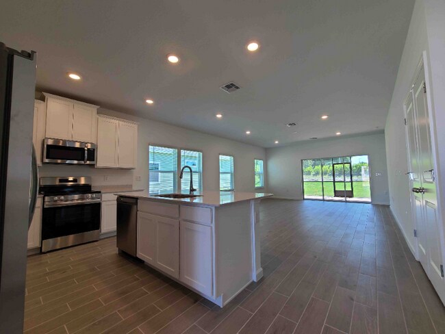 Foto del edificio - 4477 NW 14th Lp