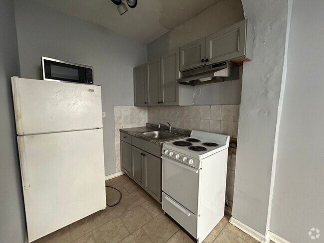Building Photo - 6948 N Ashland Ave
