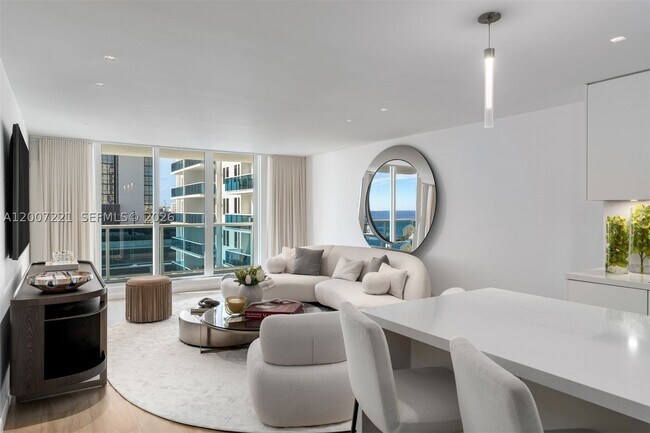 Building Photo - 2301 Collins Ave