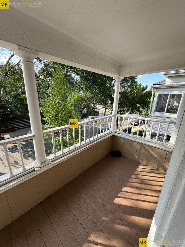 Foto del edificio - 68 Willow Ave