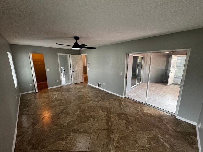 Foto del edificio - 3-Bedroom Ocala Home, Fenced Yard & Sunroom