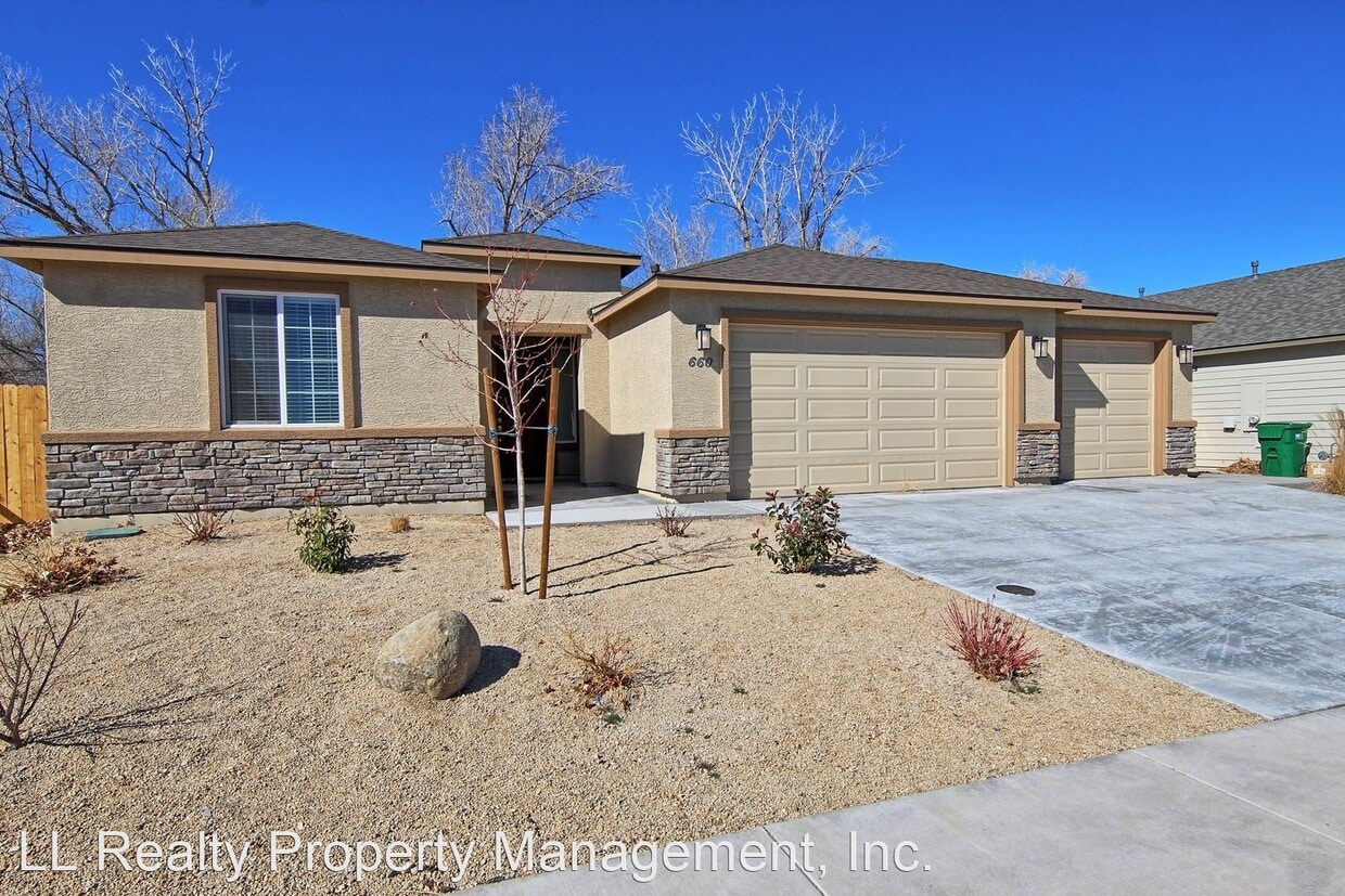 Primary Photo - 3 br, 2 bath House - 660 White Eagle Lane