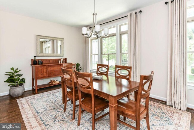 Foto del edificio - 7240 Magpie Ln