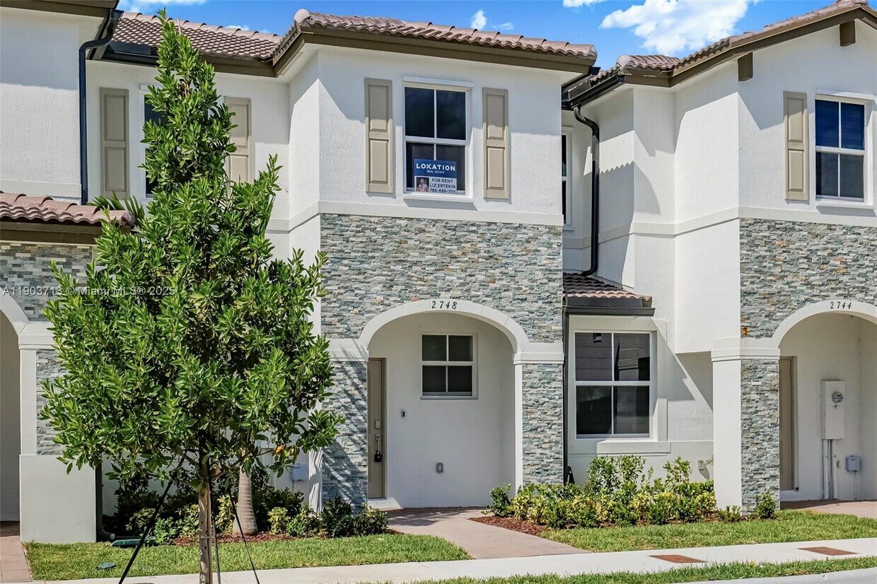 Foto principal - 2748 SE 26th Ave