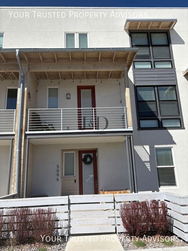 Foto del edificio - 5096 Putney Hill Rd