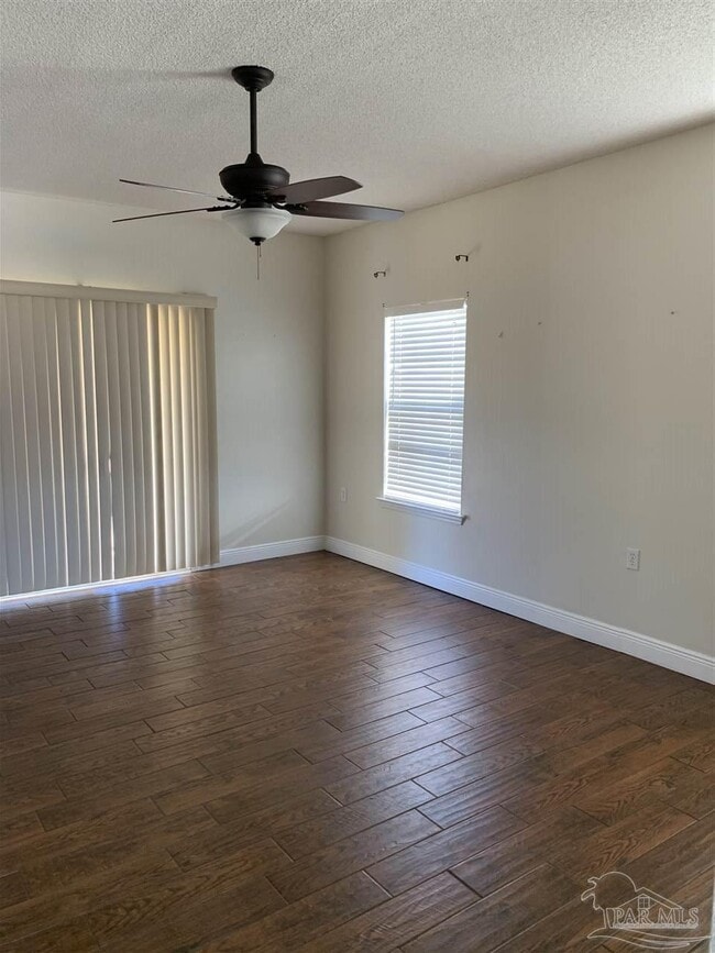 Building Photo - 8949 Camelot Pl