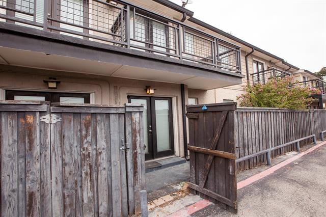 Foto del edificio - 7734 Meadow Rd