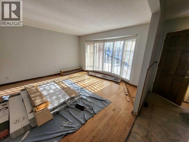 Photo du bâtiment - 1714 St Andrew Rd N