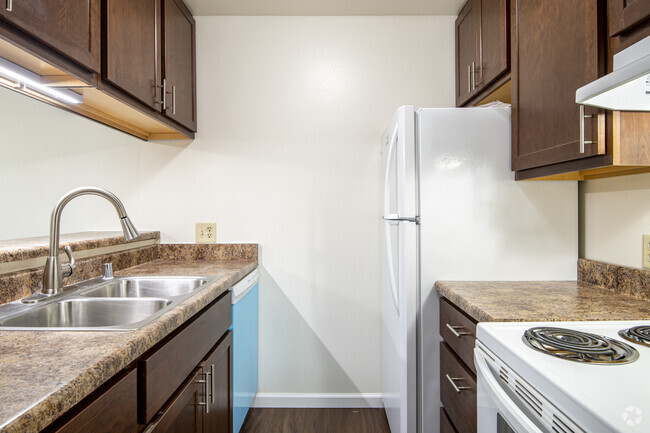 2BR, 1BA - 980SF - Belmar Apartment Homes