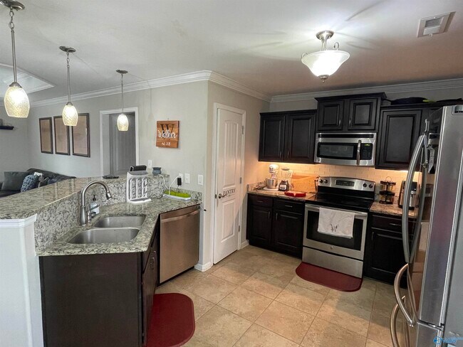 Foto del edificio - 177 Walkers Hill Rd