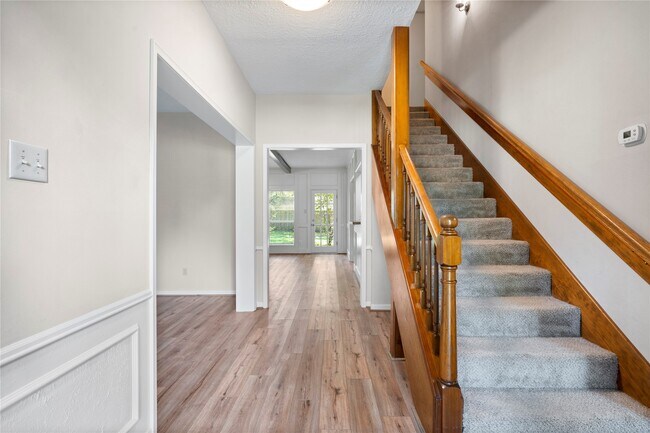 Foto del edificio - 5402 Summerfield Ln