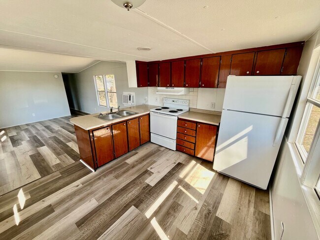 Foto del edificio - NICE 2BR/1BA Auburndale Mobile Home! NO APPLICATION FEE!