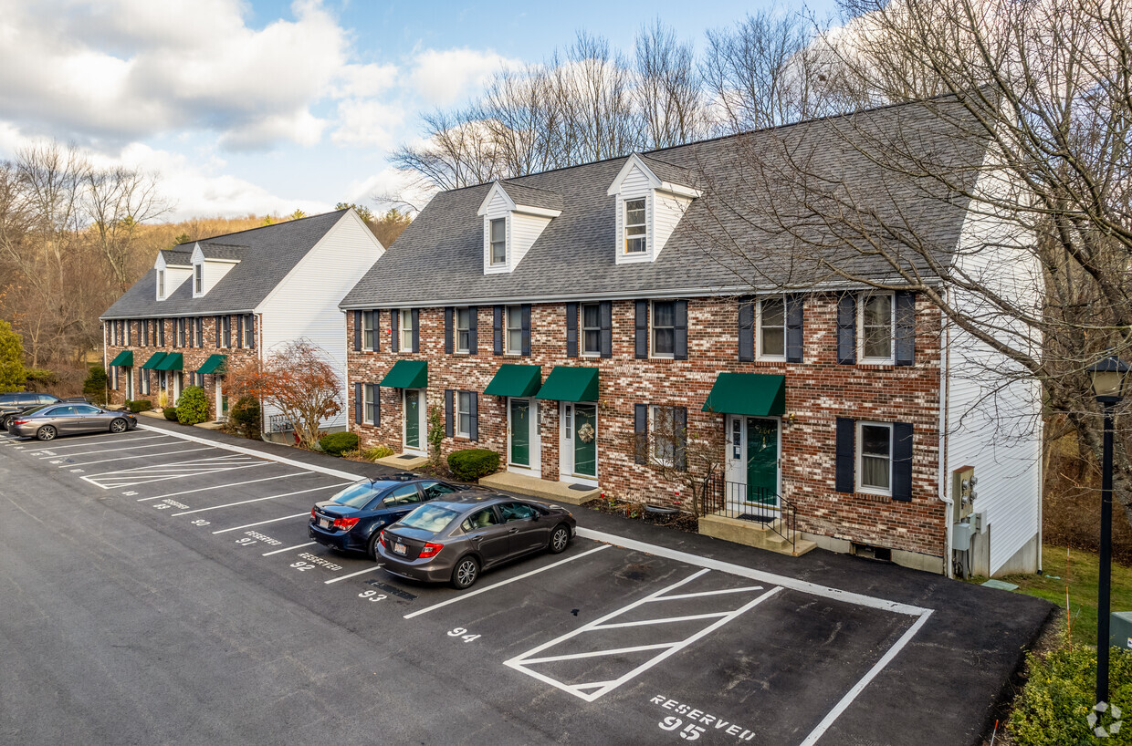 Primary Photo - Indian Rock Townhouse Condominiums