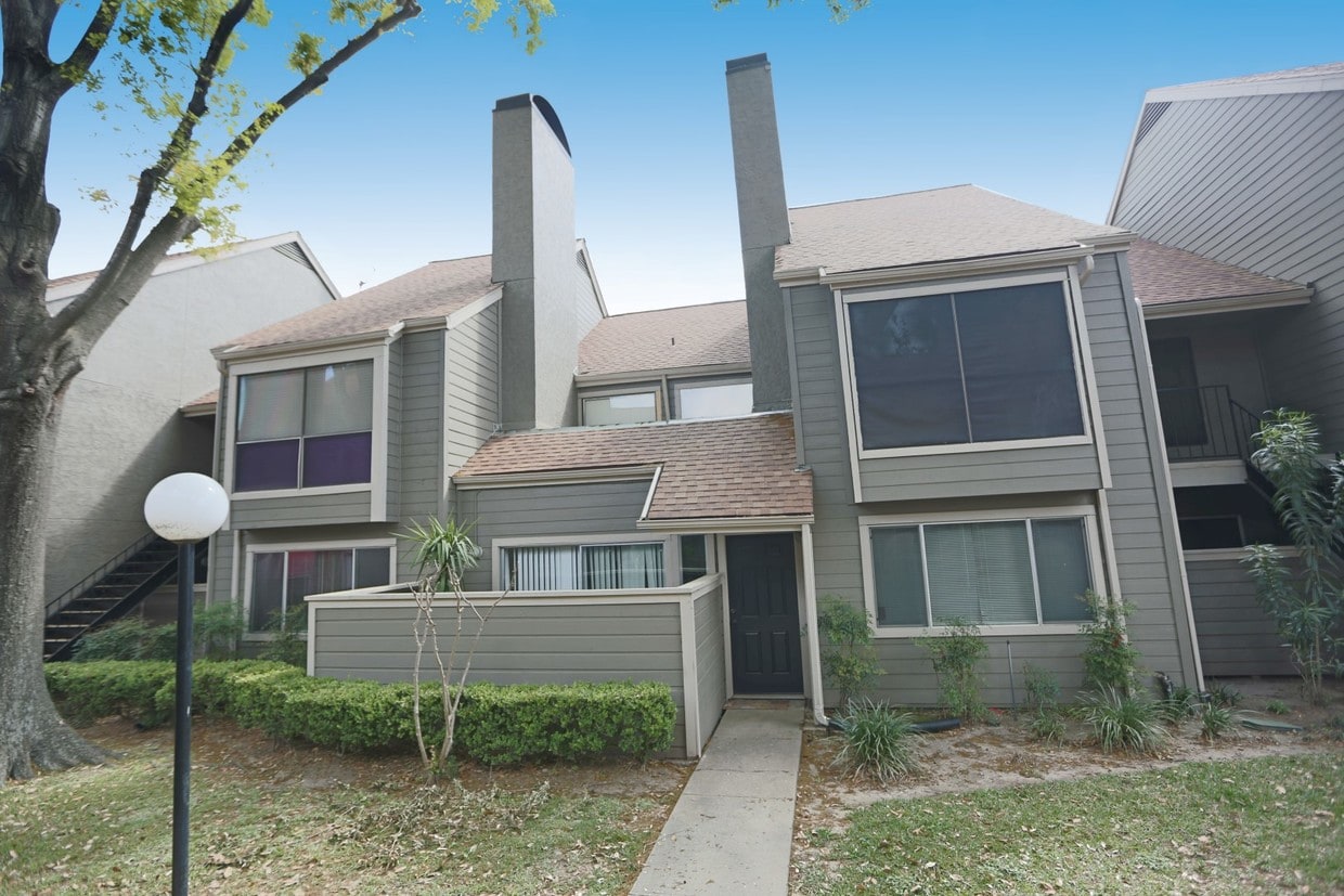2 Bed / 2 Bath - 6601 Sands Point Dr