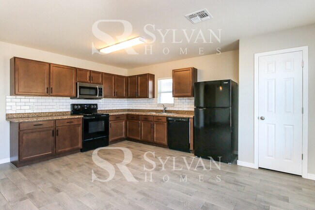 Foto del edificio - Spacious 3BR 2.5BA Home