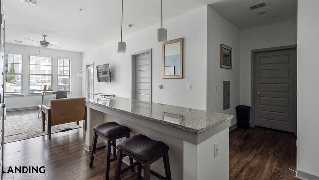 Foto del edificio - 100 Wildwood Ct