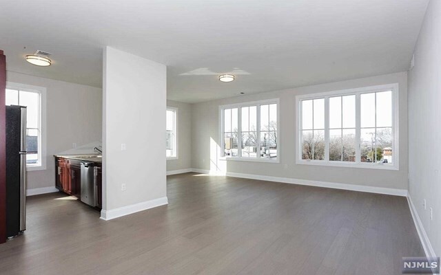 Building Photo - 555 10th St