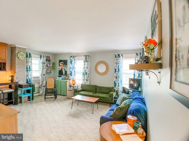 Building Photo - 227 N Main St